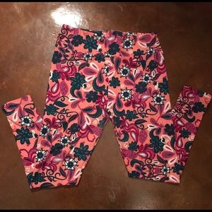 πΏβ£οΈLuLaRoe Tall & Curvy Pink Multi Color Leggings